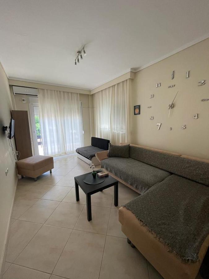 Apartment By The Beach Neoi Epivatai Bagian luar foto