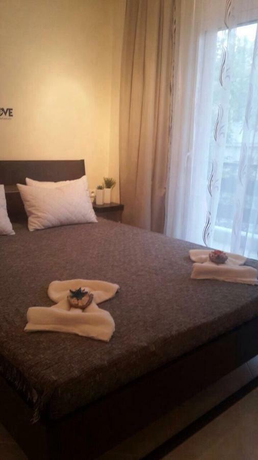 Apartment By The Beach Neoi Epivatai Bagian luar foto