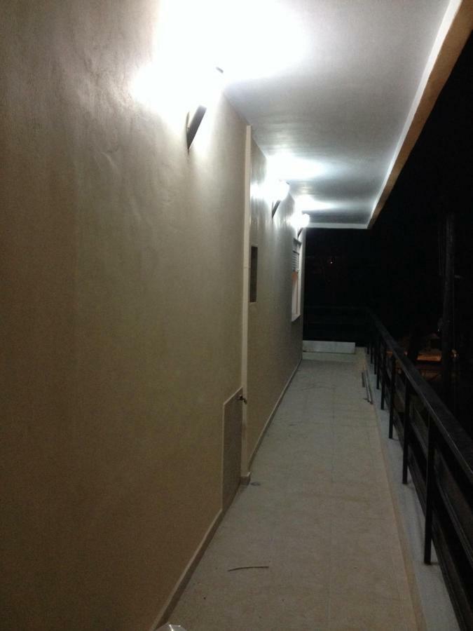 Apartment By The Beach Neoi Epivatai Bagian luar foto