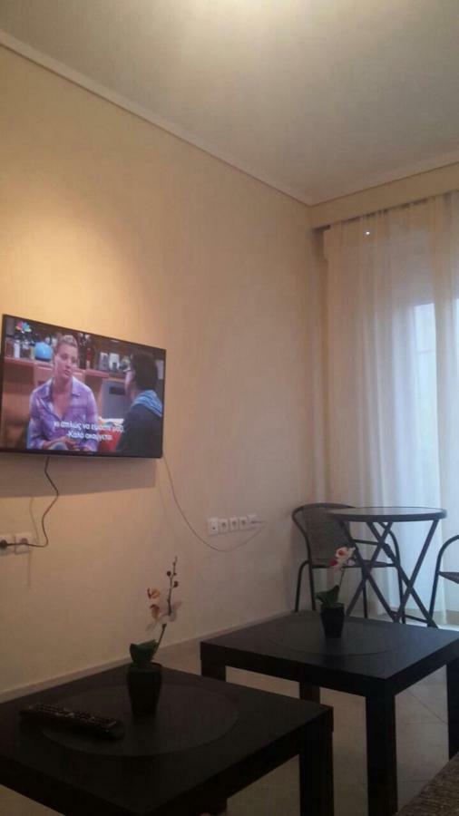 Apartment By The Beach Neoi Epivatai Bagian luar foto