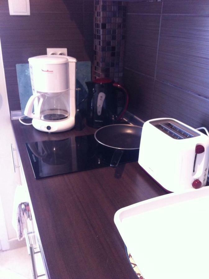 Apartment By The Beach Neoi Epivatai Bagian luar foto