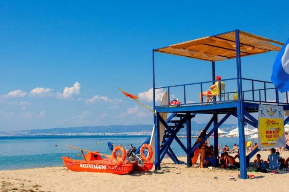Apartment By The Beach Neoi Epivatai Bagian luar foto